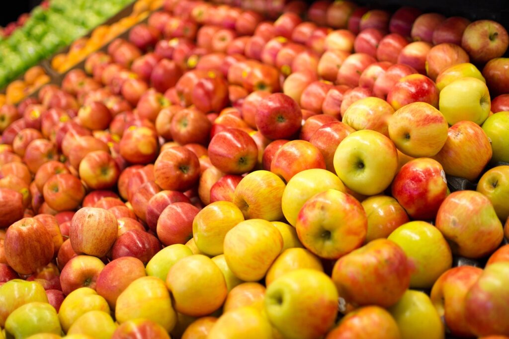 fruit, apple, food-3210171.jpg